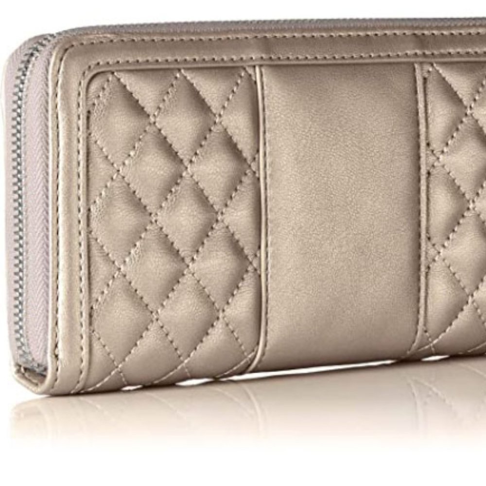 Love Moschino  Portaf Quilted Silver Zip Wallet - Picture 2 of 4